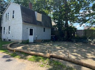 70 John Wickes Ave, Warwick, RI 02818