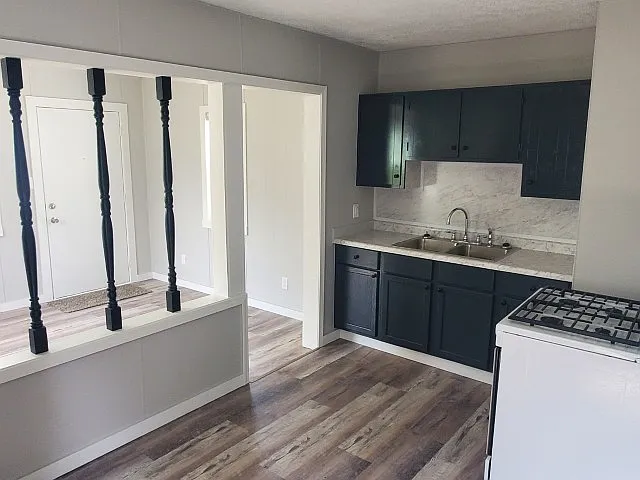 2510 Fredrickson St — Photo 2