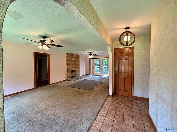 3rd image of 2401 Red Oak Rd