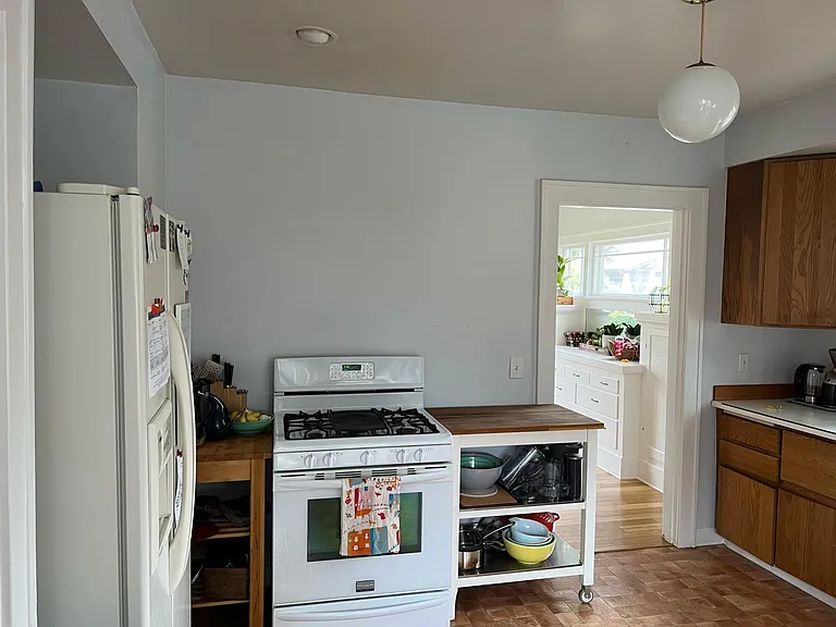 2407 NE Skidmore St — Photo 4
