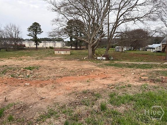 4th image of 3142 Maysville Road