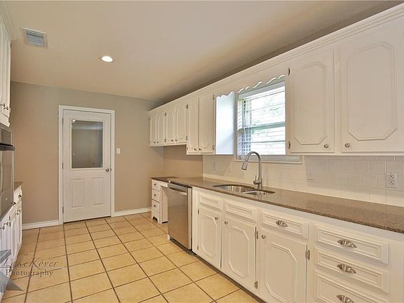 4th image of 1322 N Willis St