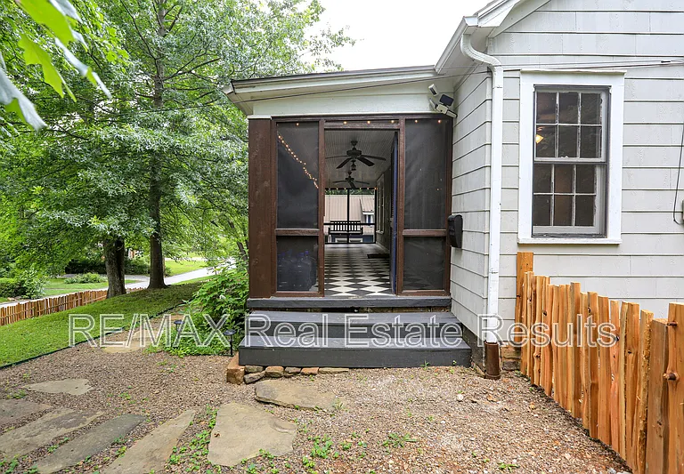610 N Olive Ave — Photo 7