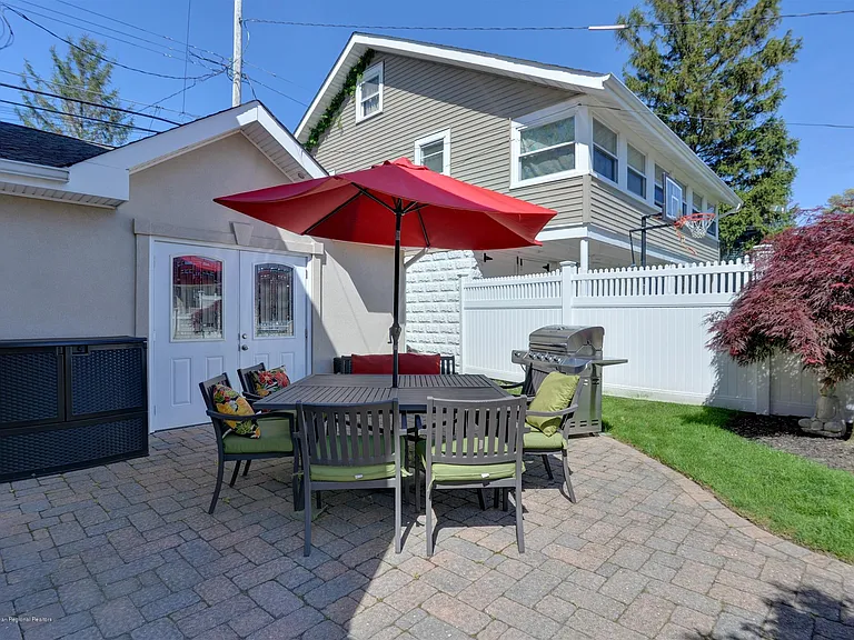 408 4th Ave — Photo 32