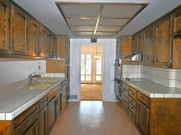 5th image of 80 Parkshore Cir