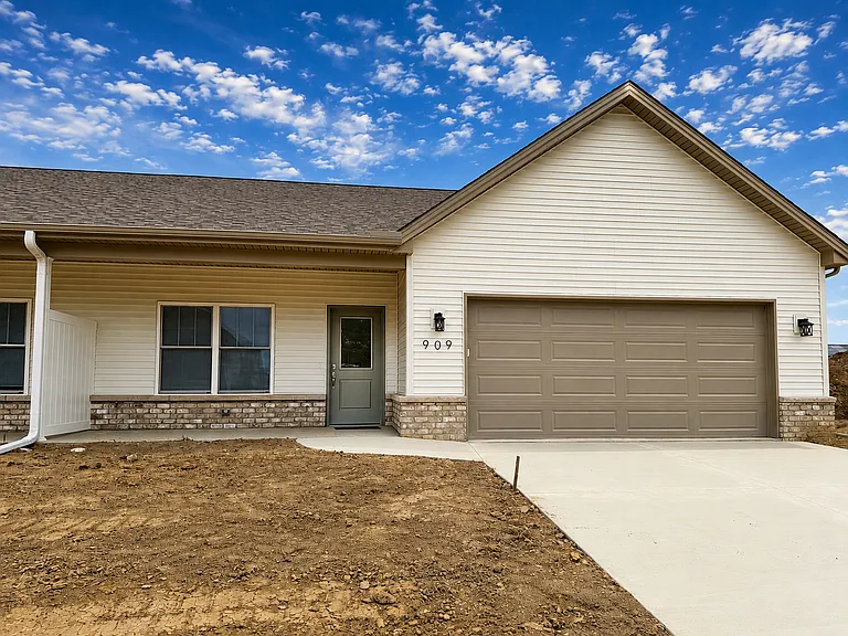 909 Mallard Way — Photo 1
