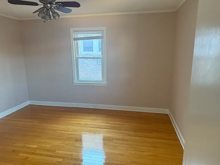 2640 W Greenleaf Ave #3 — Photo 8