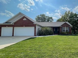 2605 Iron Horse Dr, Maryville, IL 62062