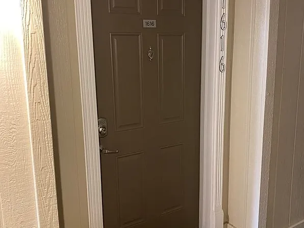 1616 Suncrest Vlg, Morgantown, WV 26505