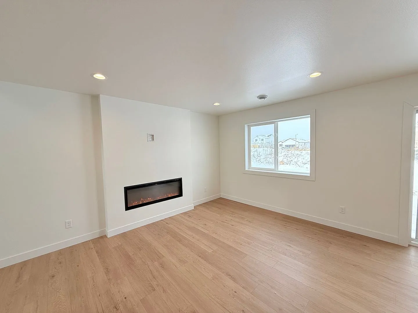 New Construction - 4 Bdrm/ 2 1/2 Bath Moorhead Home - — Photo 4