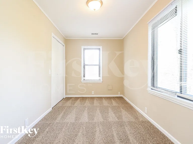 723 Fulton Ave — Photo 11