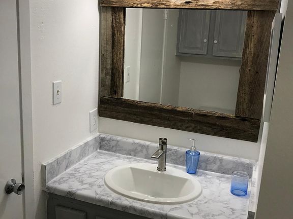 4th image of 110 E Pompano St #507