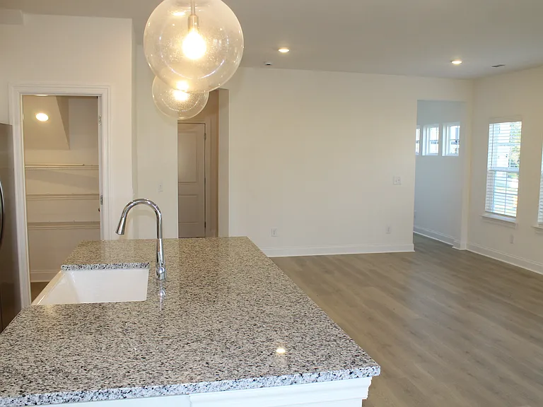5711 Cloverwood Dr — Photo 9