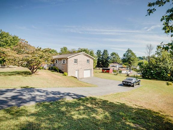 3rd image of 1012 Fremont Dr