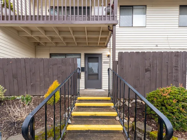 12235 SW King Arthur St, King City, OR 97224