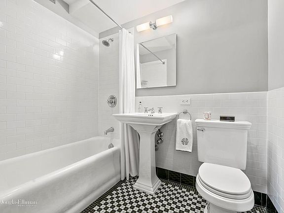 5th image of 101 7th Ave #12A