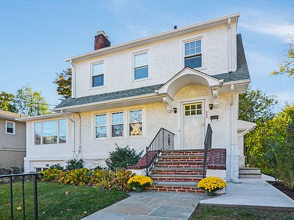 2nd image of 200 Wagner Ave