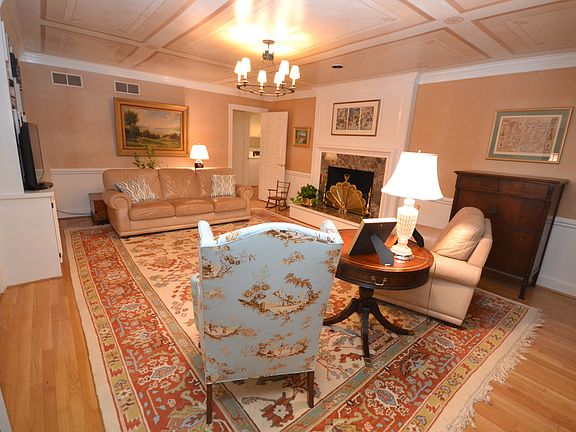 4th image of 3009 Redford Dr