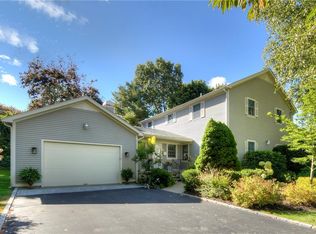 105 Aaron Ave, Bristol, RI 02809