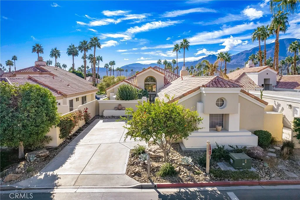 3 bed, 3.5 bath, 2645 sqft, $5,499 — Photo 4