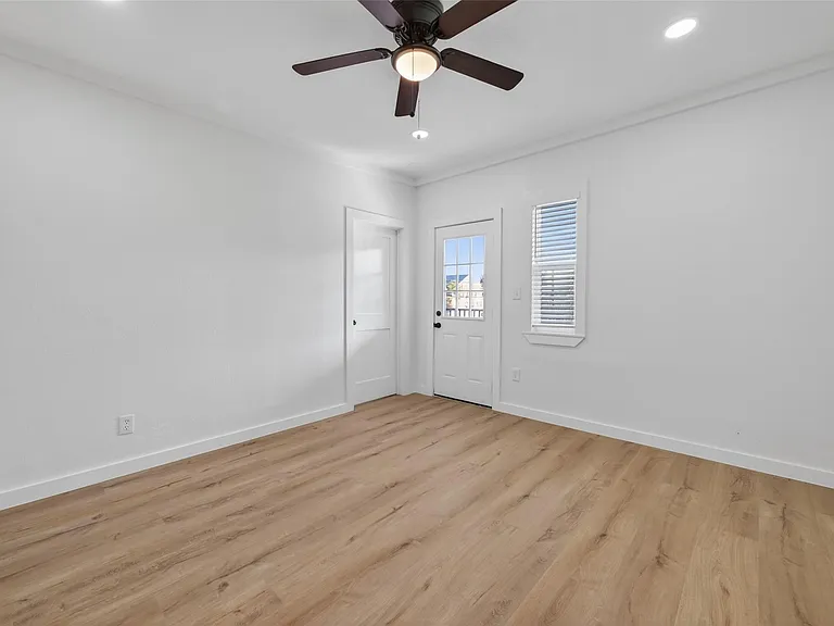 2202 Hutchins St #D — Photo 18