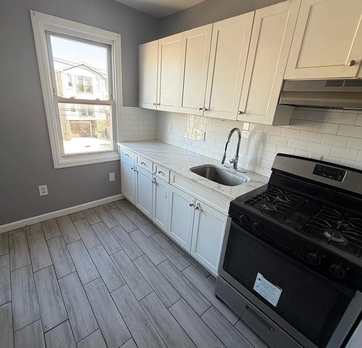 2 bed, 1350 sqft, $2,100 — Photo 1