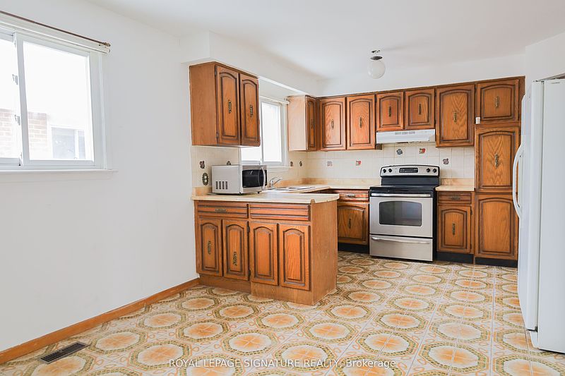 Brampton House for rent - 3 Bedrooms — photo 5