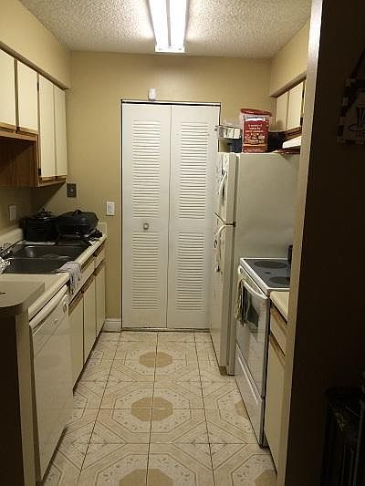 2nd image of 1237 SW 46th Ave APT 804