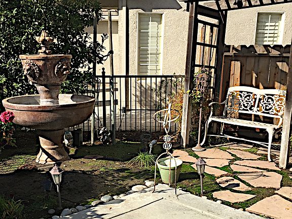 2nd image of 1515 Siemering Way