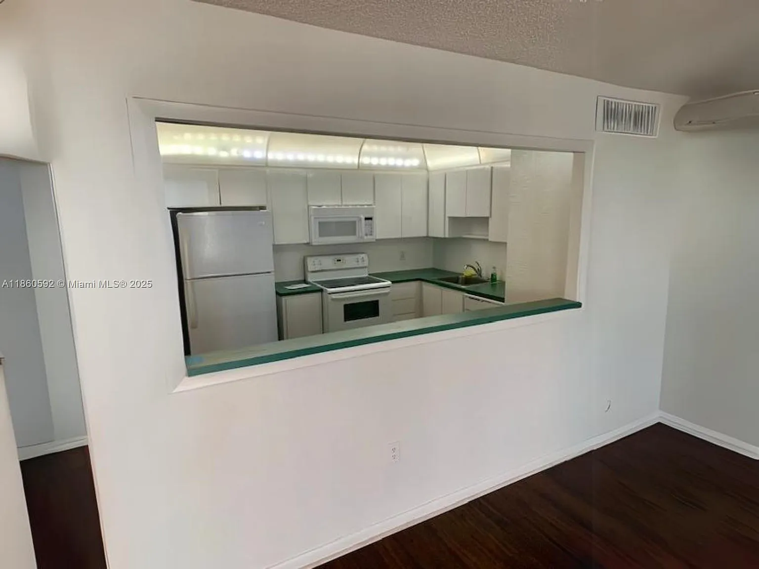 2 bed, 1466 sqft, $2,650 — Photo 2