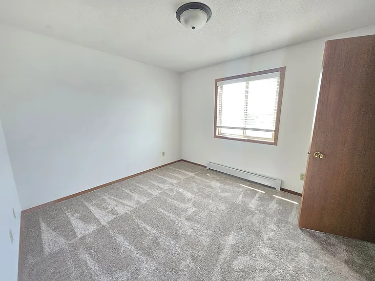 Pebble Creek Apartments — Photo 27
