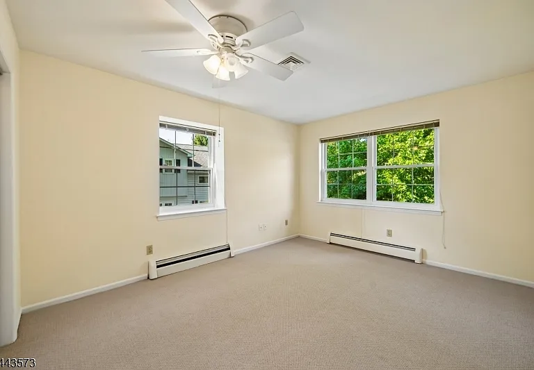 29 Coachlight Dr — Photo 21