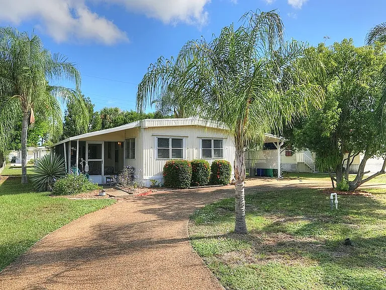 308 Pineapple St — Photo 1