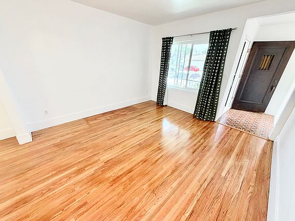 5th image of 467 Margaret Ave