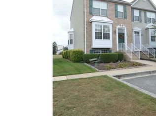 75 Chambord Dr, Newark, DE 19702