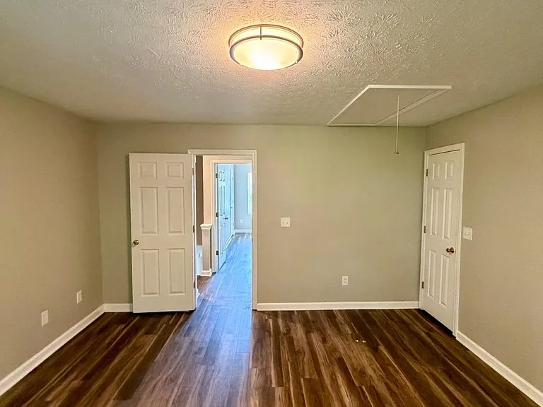 5696 Windfall Ln — Photo 11