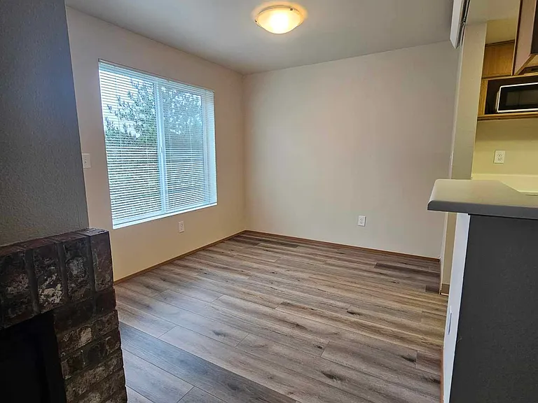 The Lexington Apartments — Photo 21