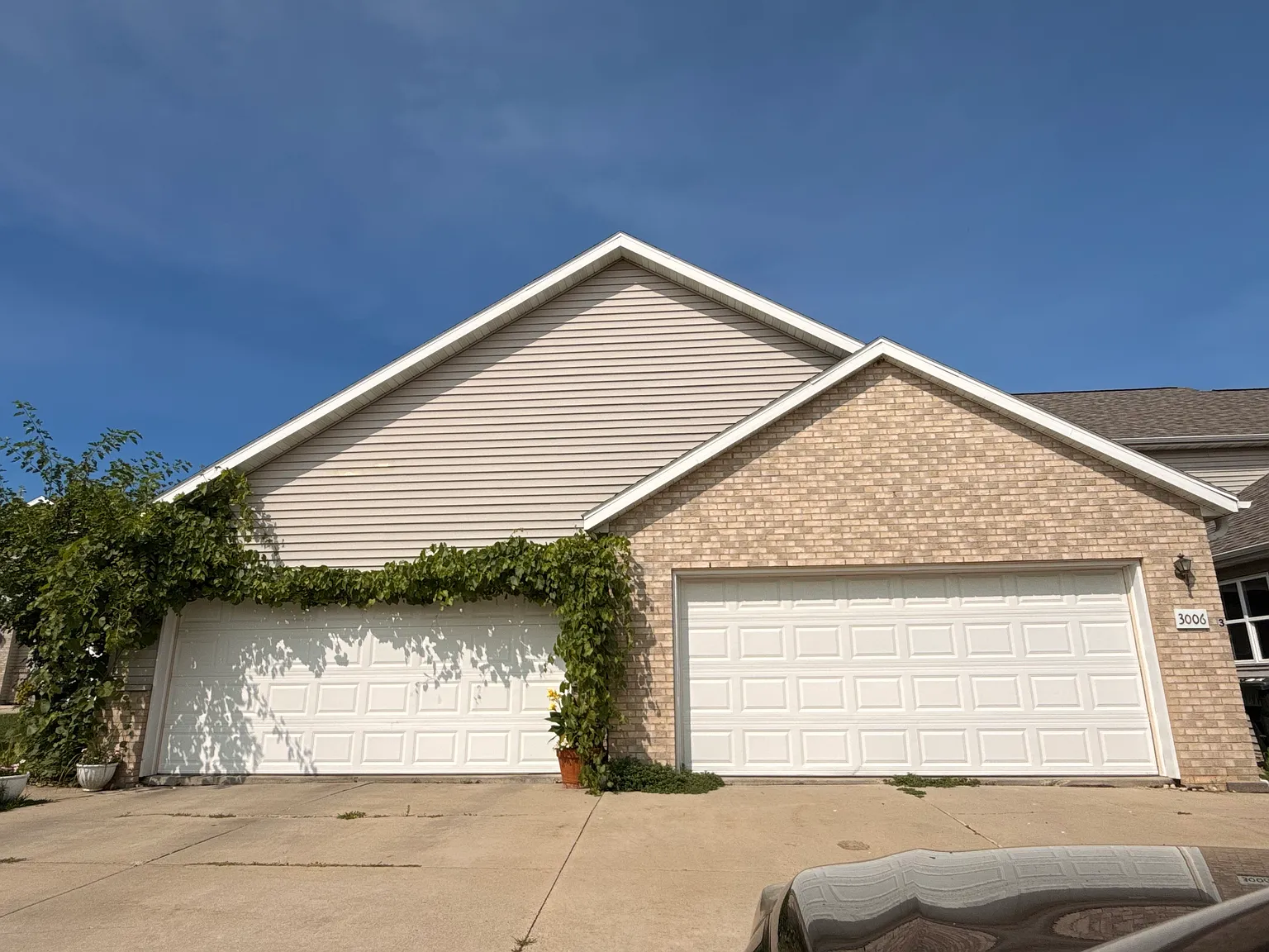 2 bed, 2.5 bath, 1300 sqft, $2,095 — Photo 1