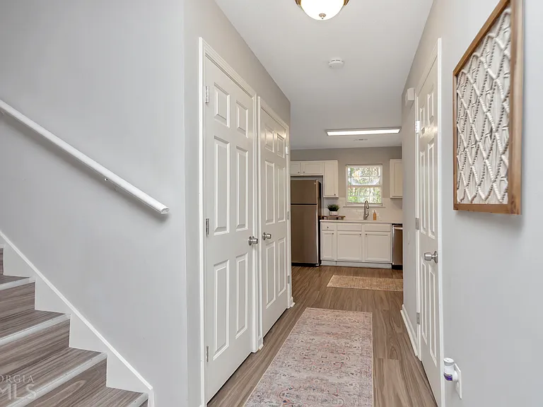7267 Crestside Dr — Photo 2