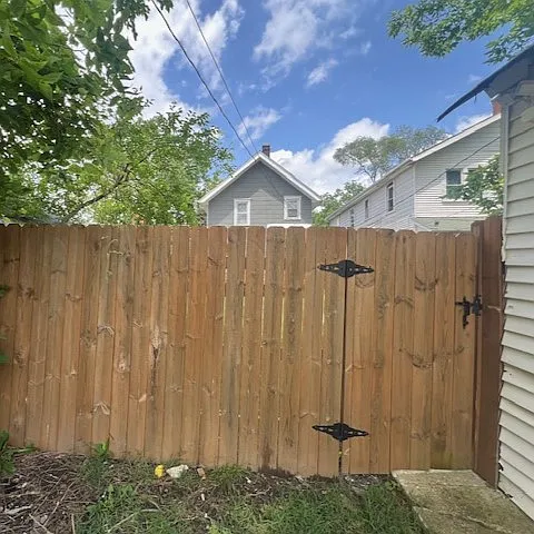 623 E Markison Ave — Photo 15
