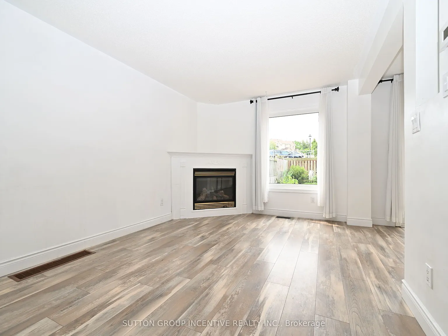 4 bed, $2,600 — Photo 3