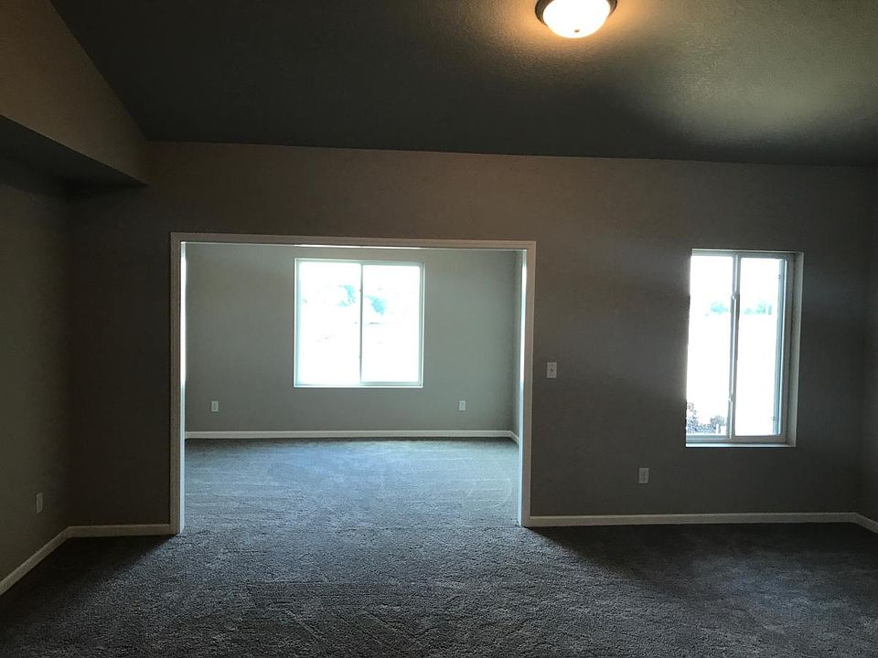 Living Room/Bonus Room