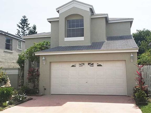 2nd image of 2905 River Run Cir E