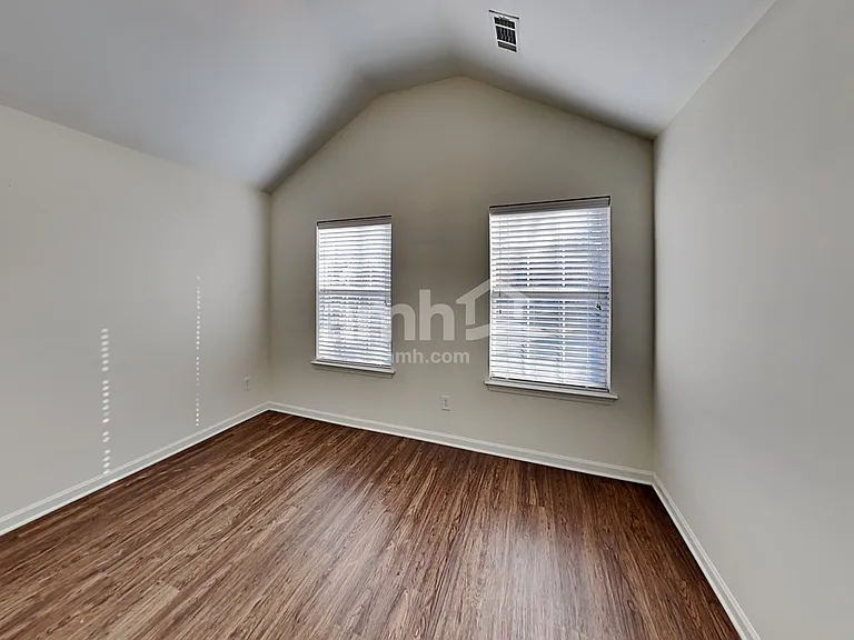 105 Hidden Creek Dr — Photo 14