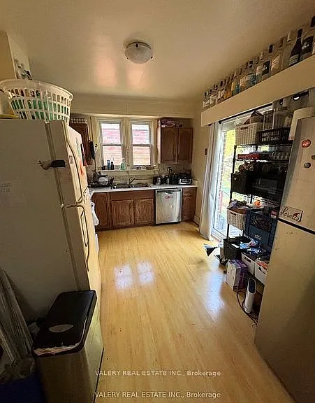 317 Victoria St — Photo 3