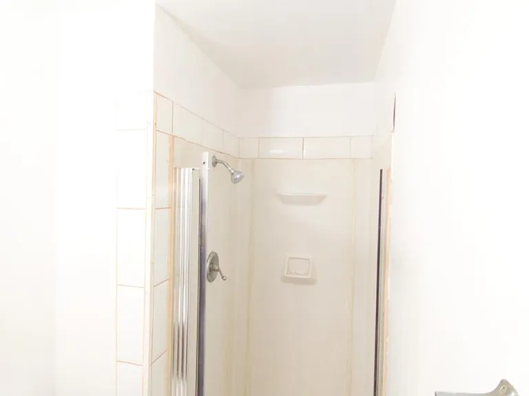 730 57th St #1B — Photo 9