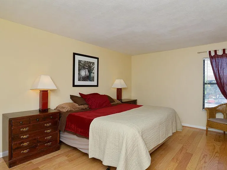 427 Wright St #302 — Photo 15