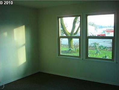 4th image of 802 NE 82nd St