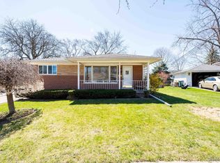 829 W Baker Ave, Clawson, MI 48017