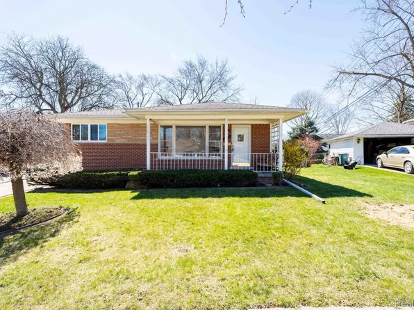 829 W Baker Ave, Clawson, MI 48017